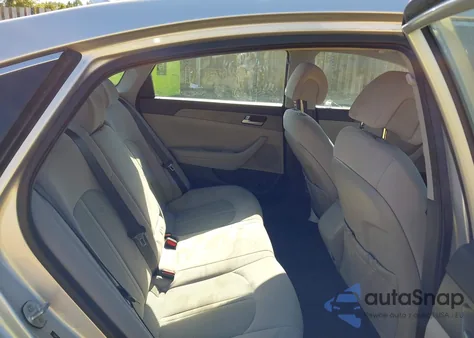 2017 Hyundai Sonata z USA, uszkodzony, nr VIN 5NPE24AF5HH517531